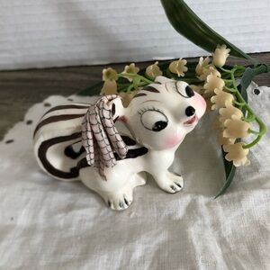 Vtg Anthropomorphic Chipmunk Figurine